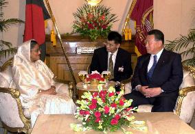 PM Mori meets Bangladeshi PM Hasina